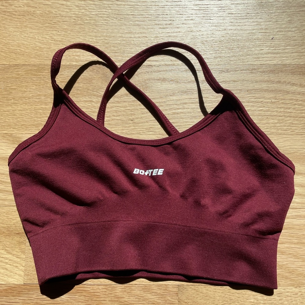 Bo + Tee sports bra